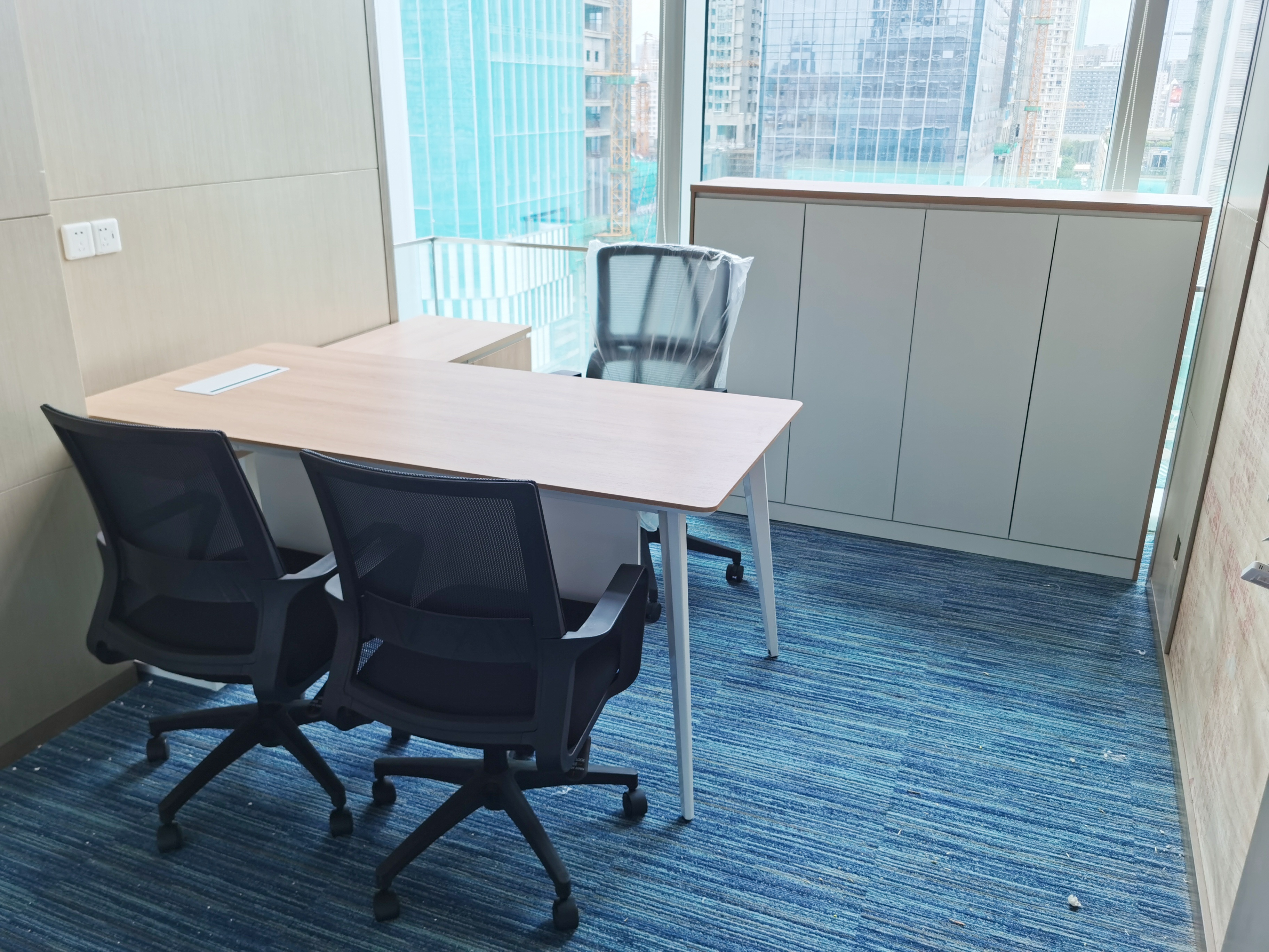 Mesh office chair