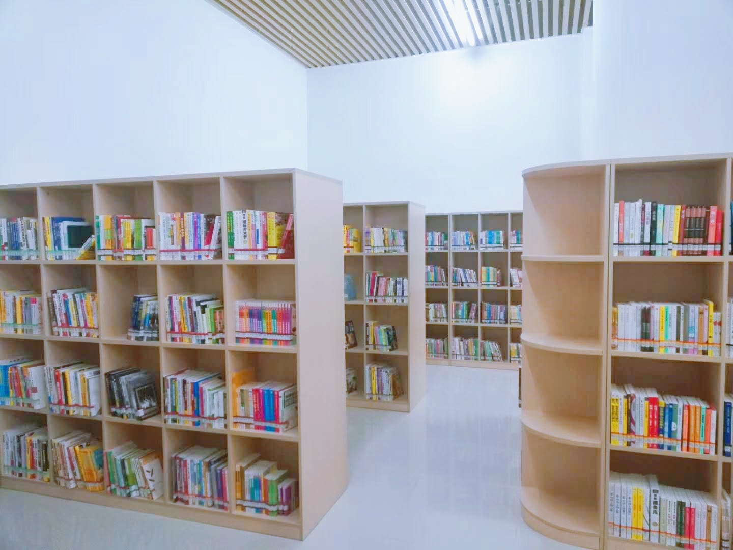 wood book shelf
