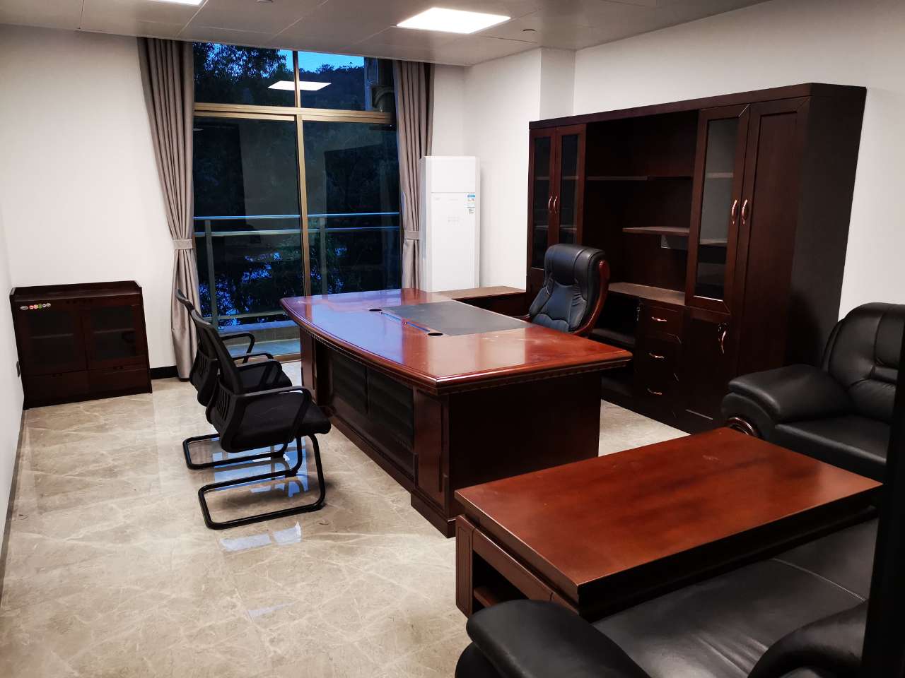 Executive office desk