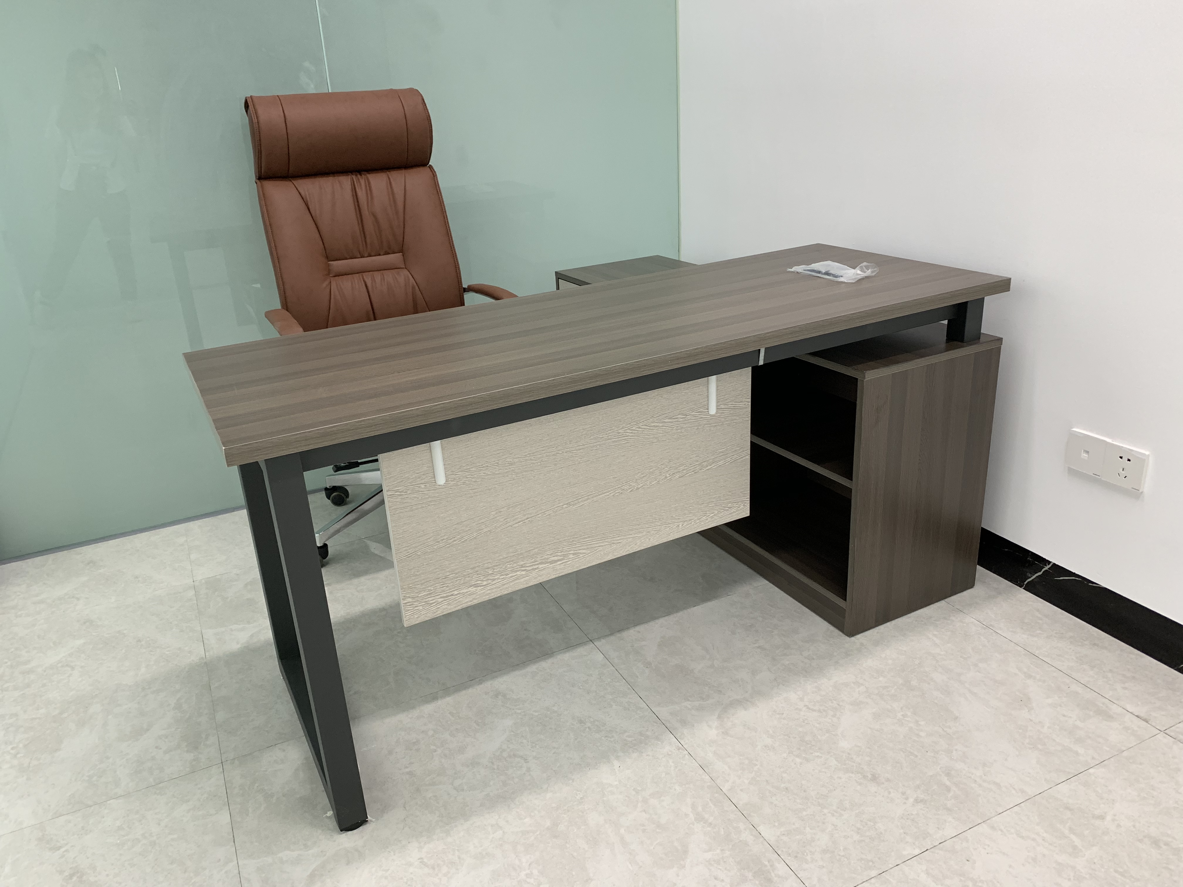 Executive office desk