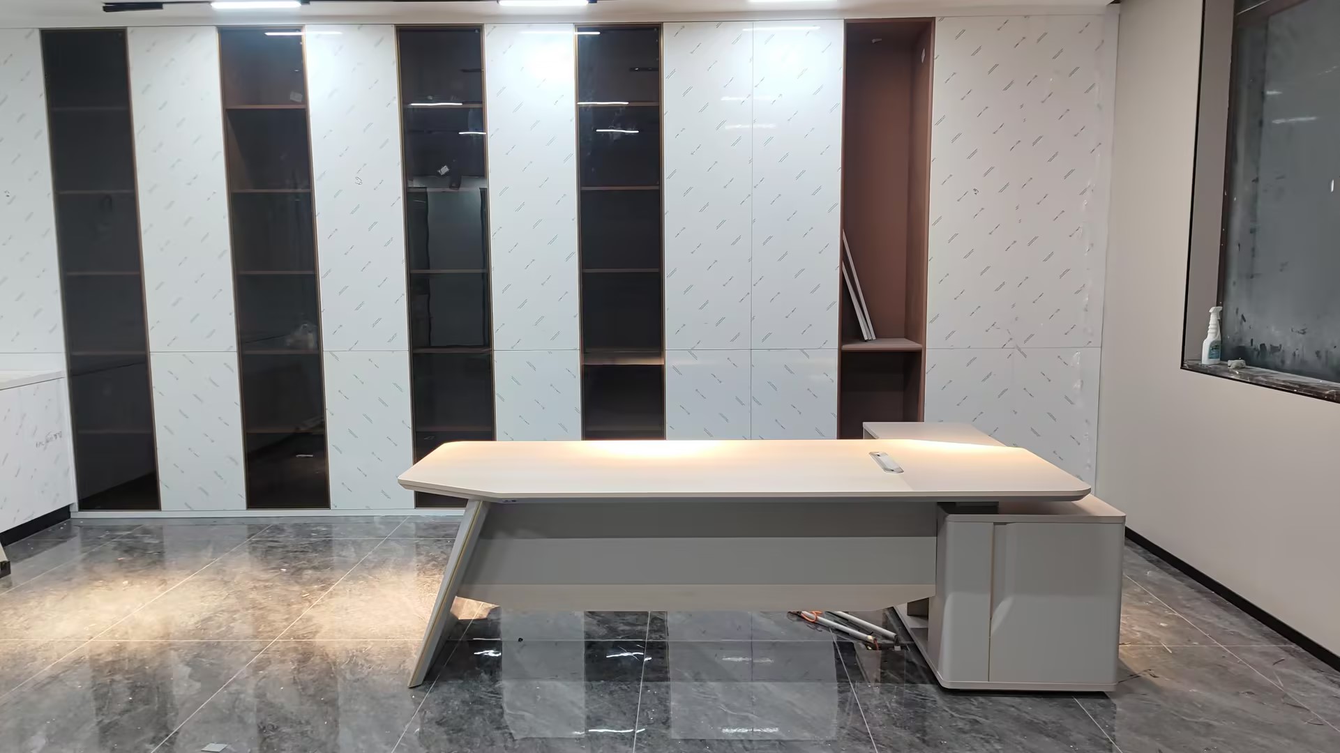Executive office desk