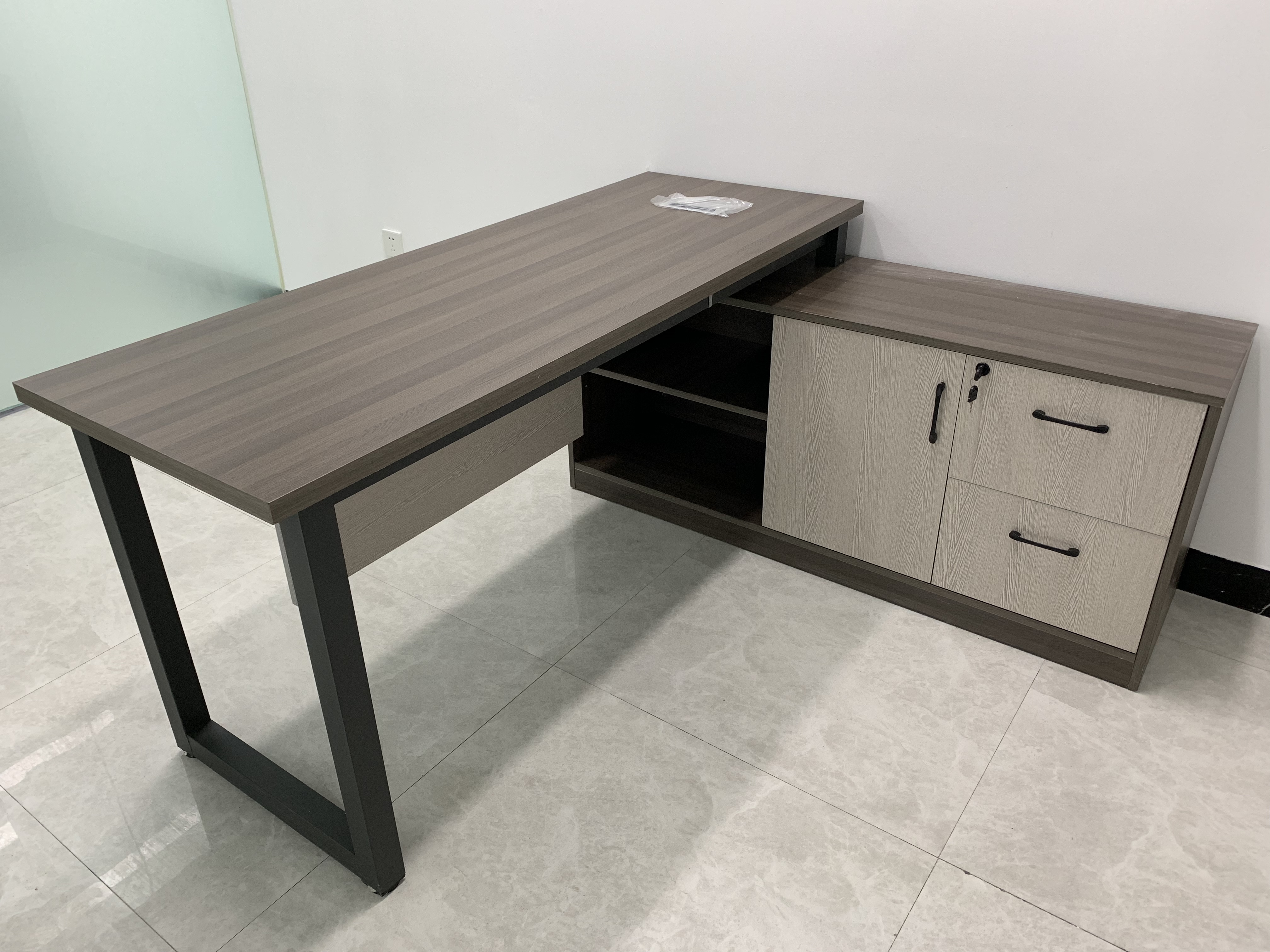 Manager desk