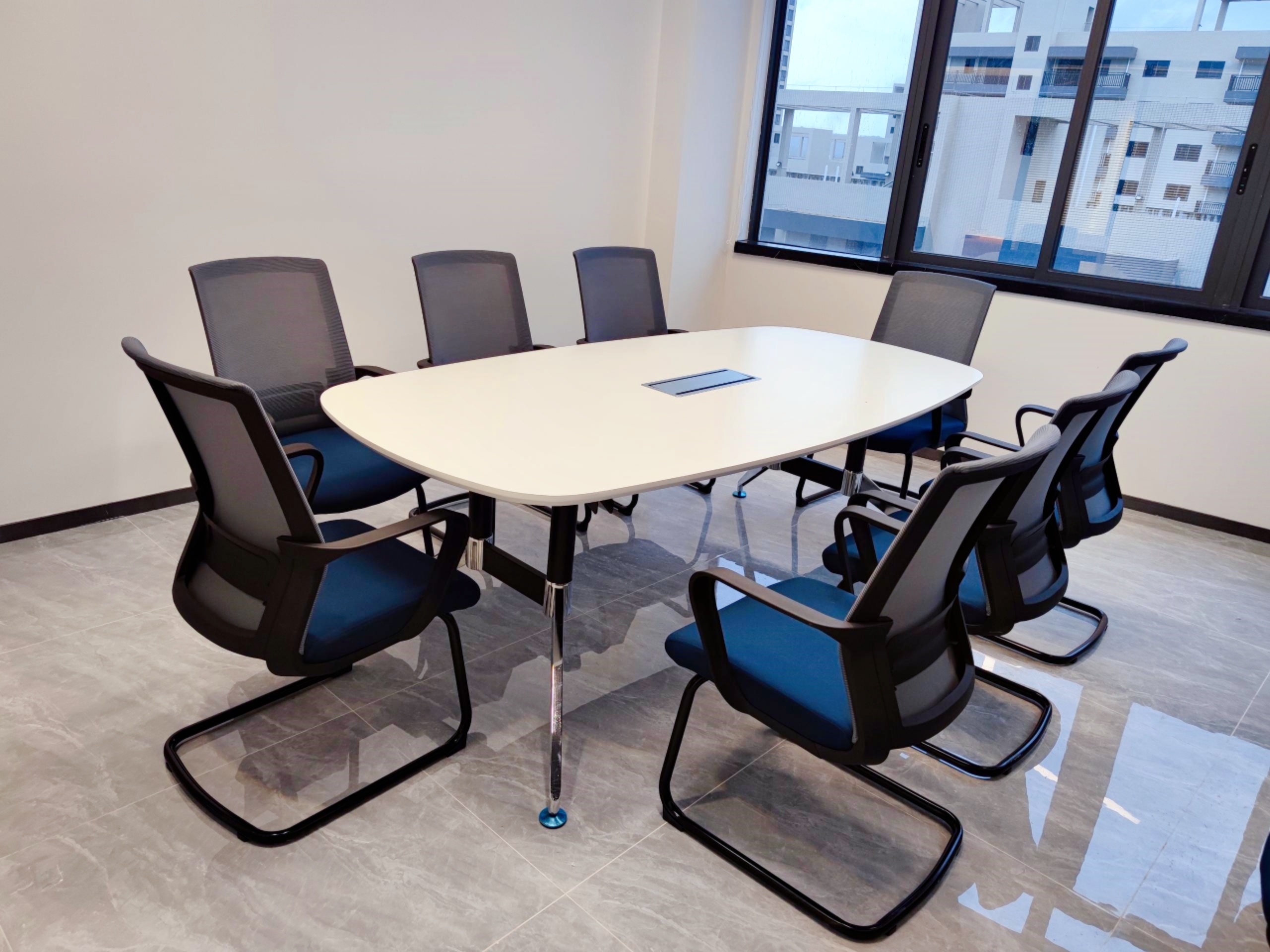 Meeting table