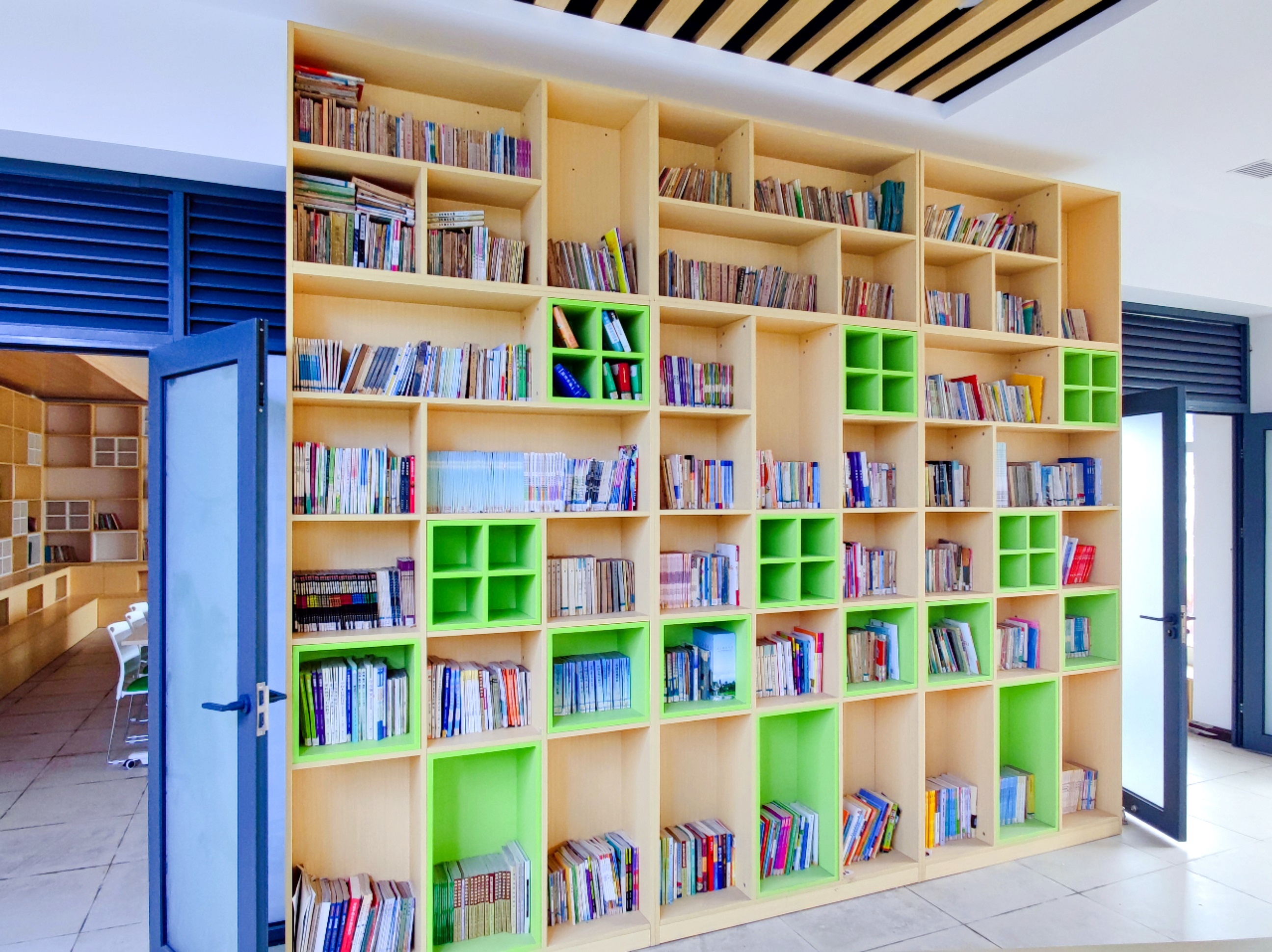 Bookshelf