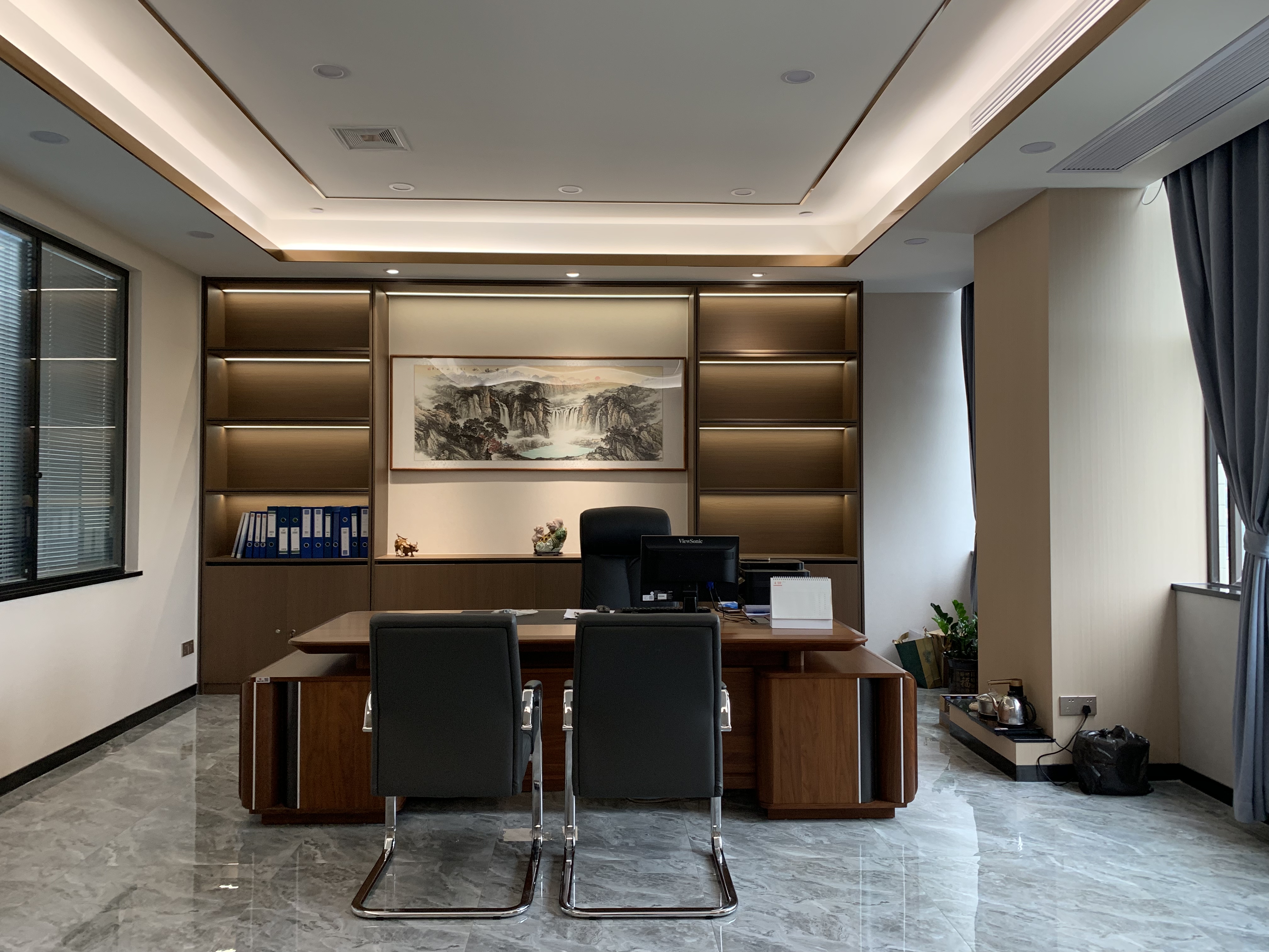 Manager desk