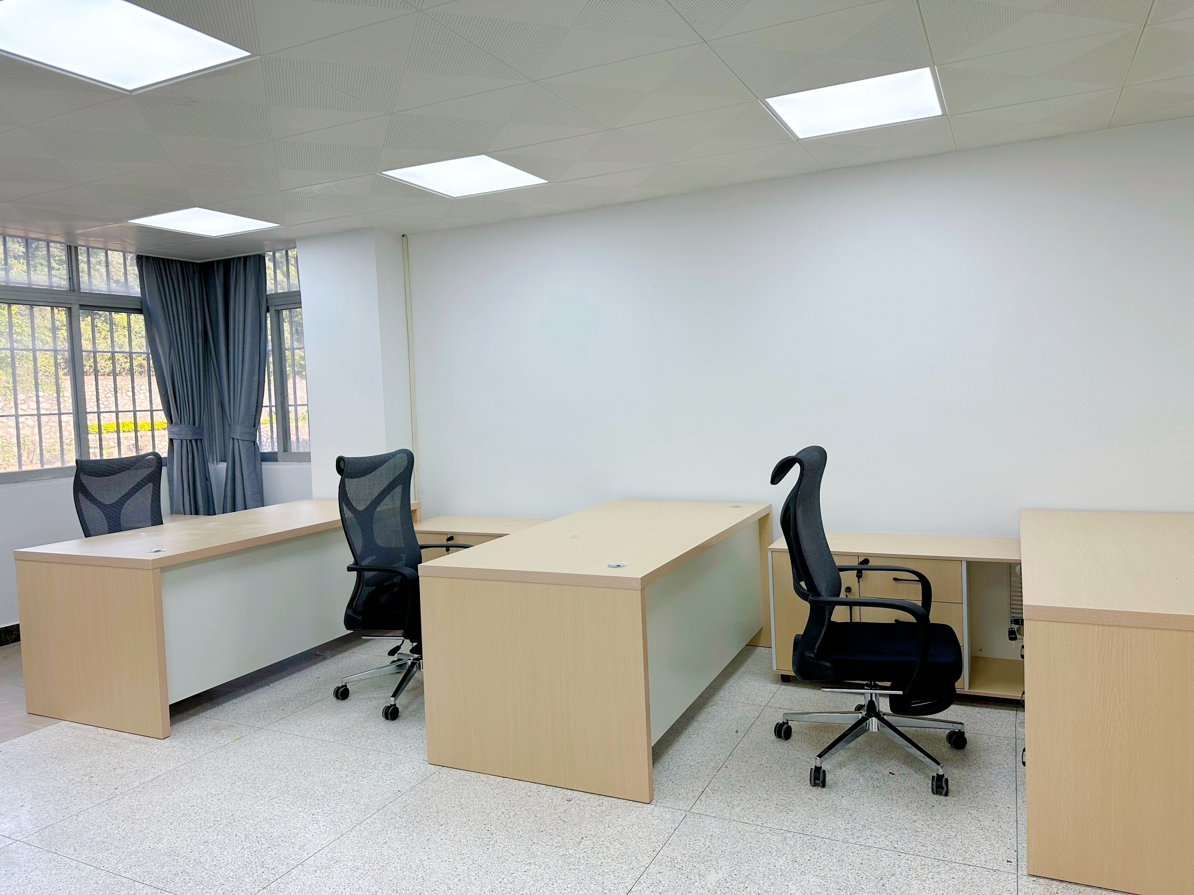 Mesh office chair