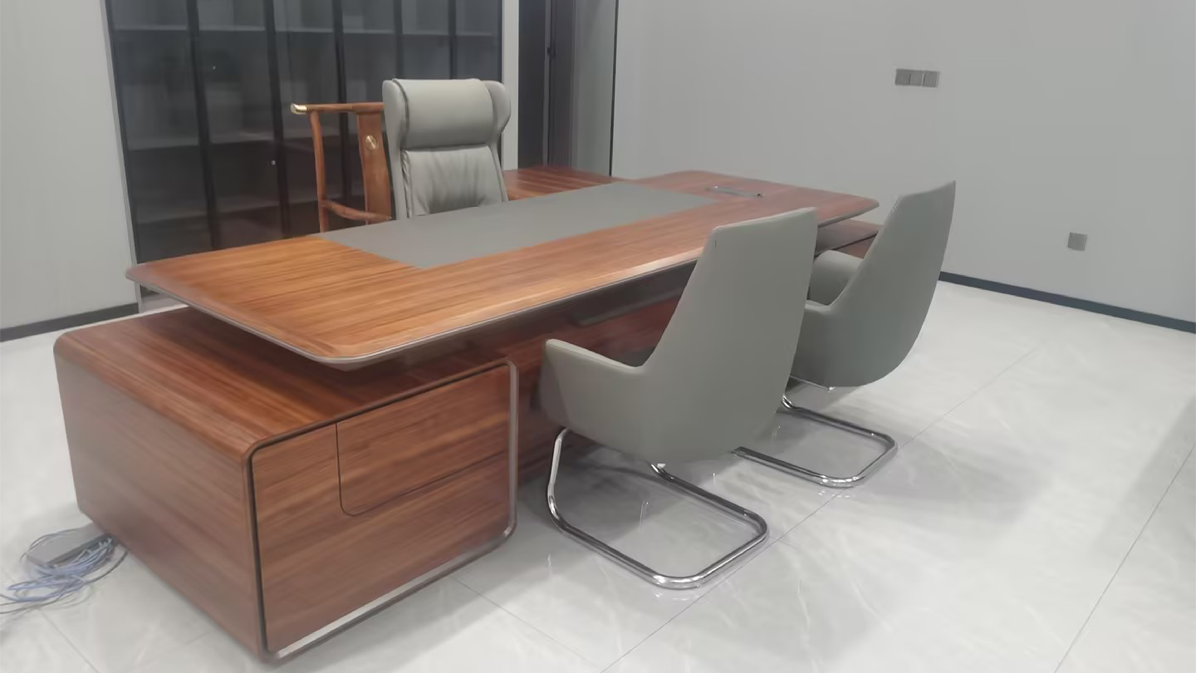 Executive office desk