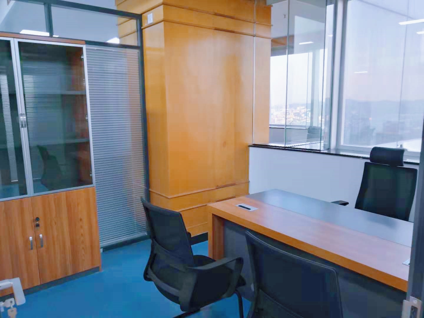 Mesh office chair