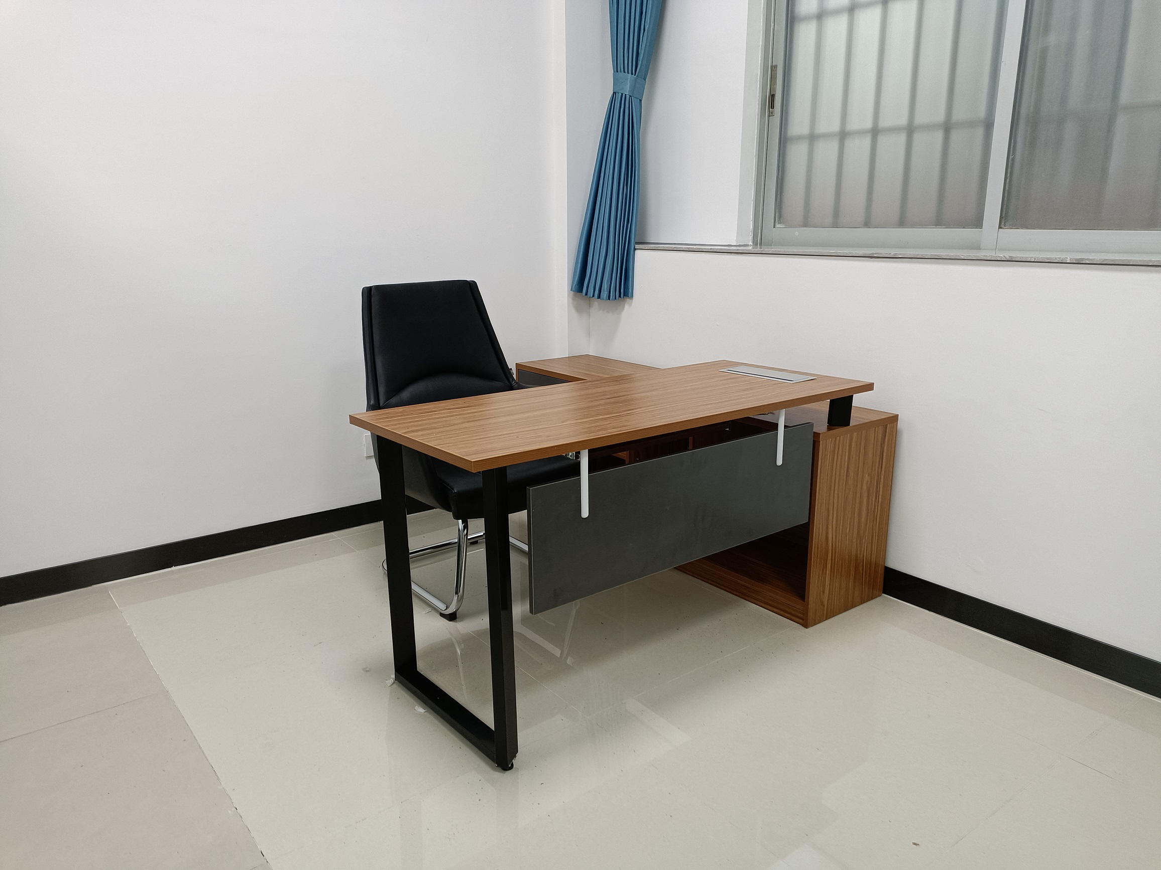 Mesh office chair