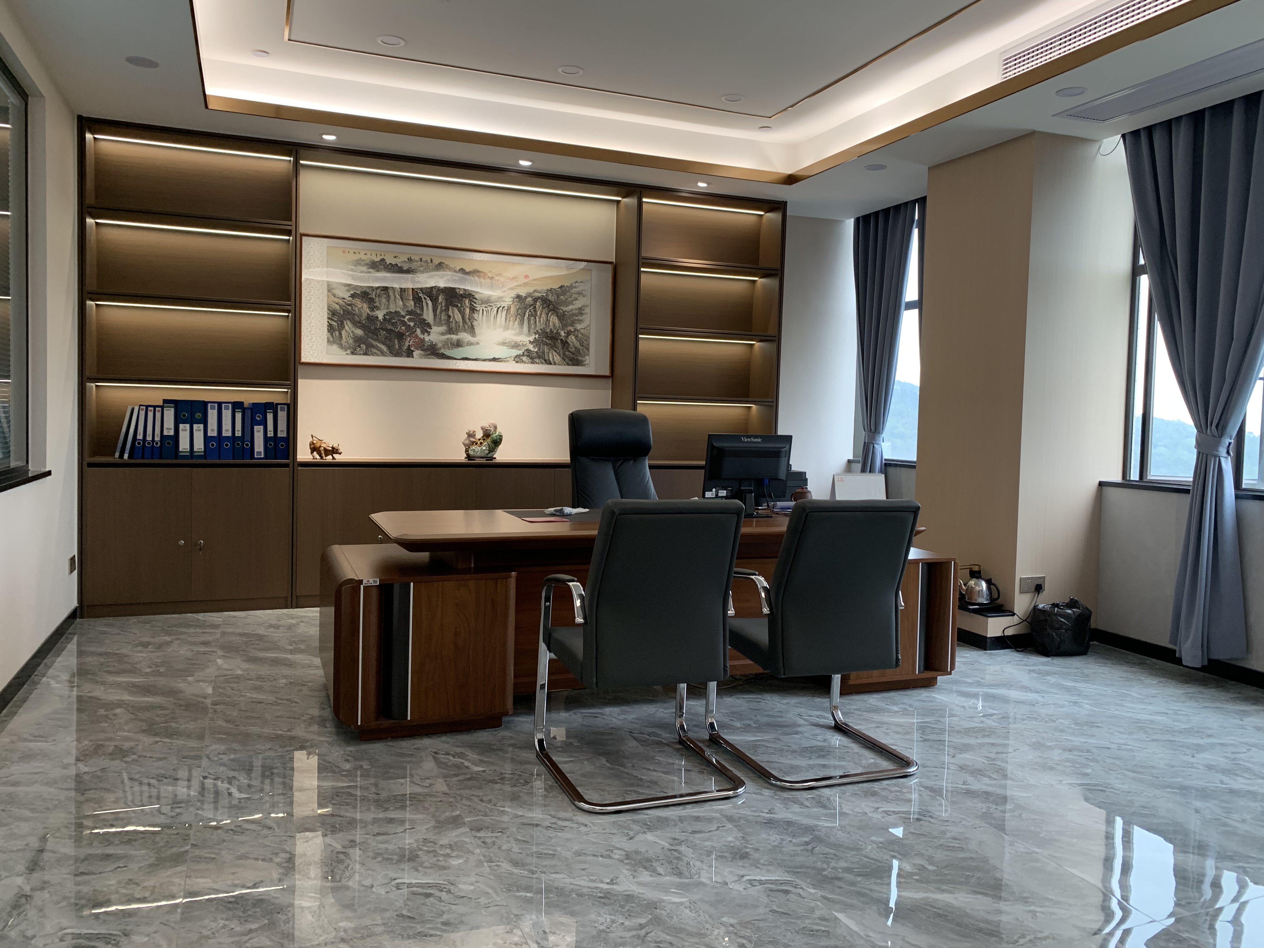 Executive office desk