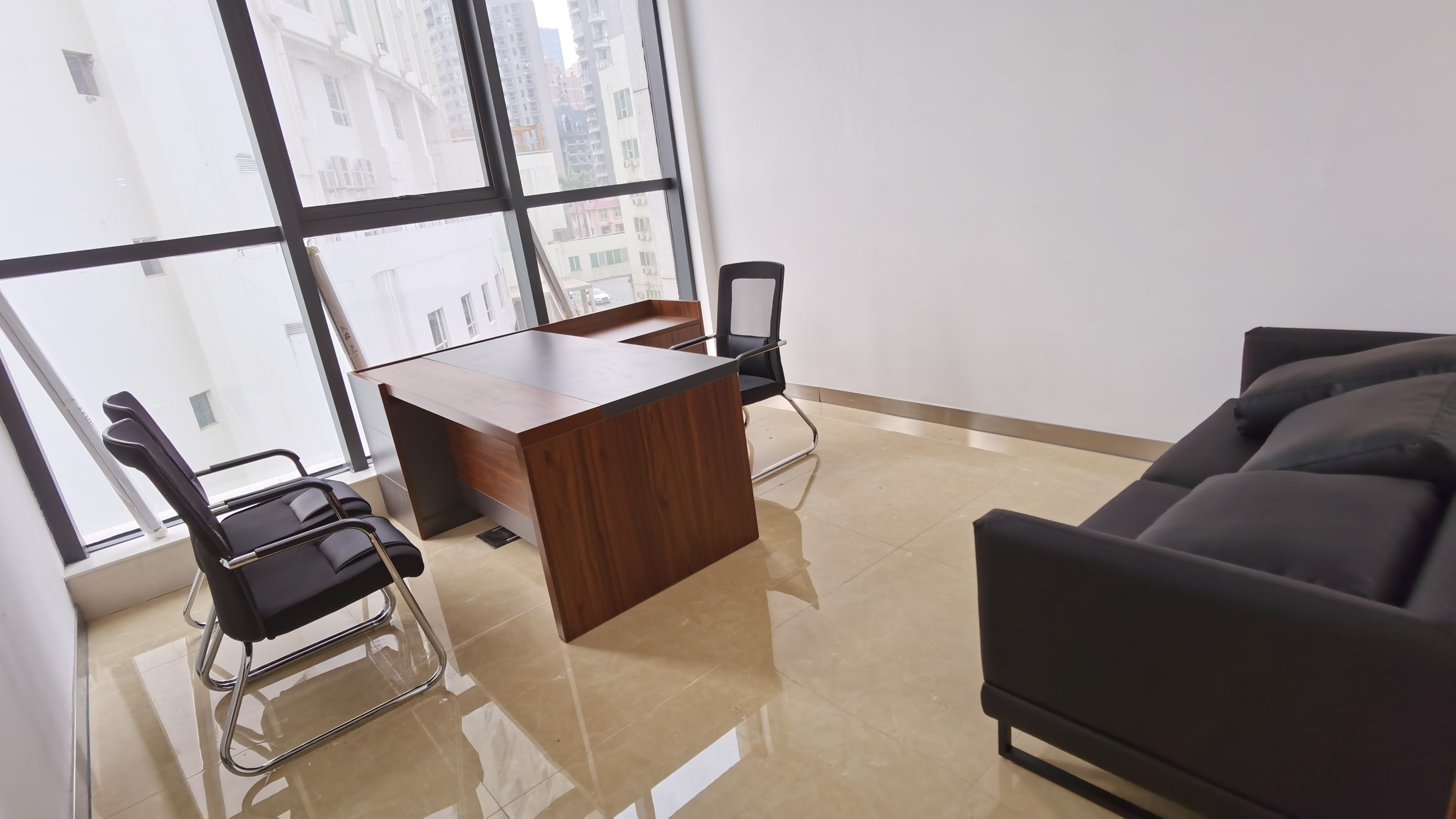 Mesh office chair