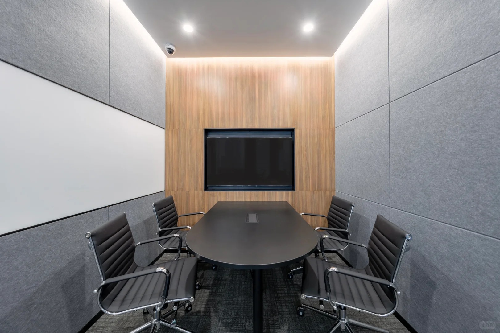 Mesh office chair
