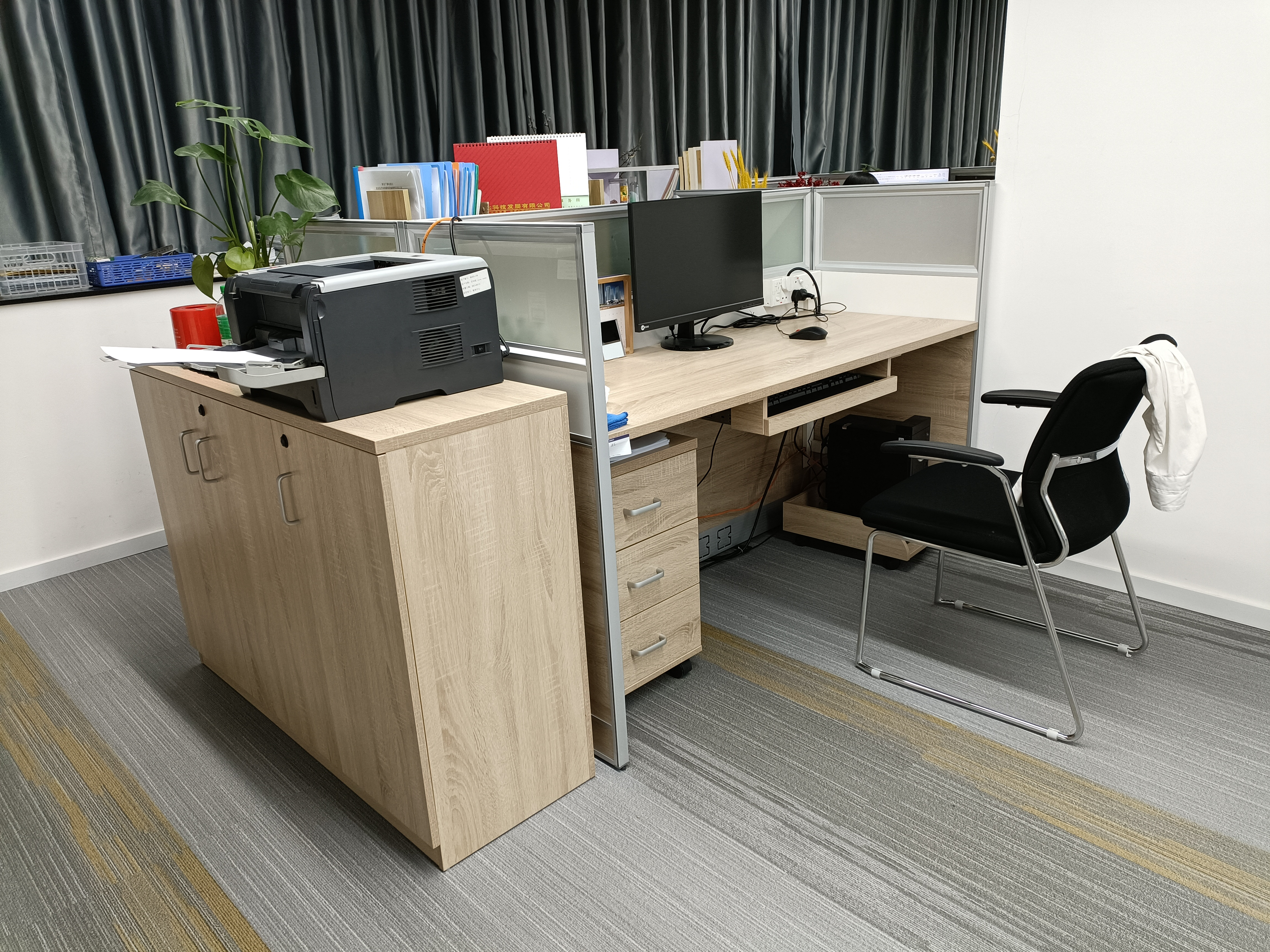Manager desk