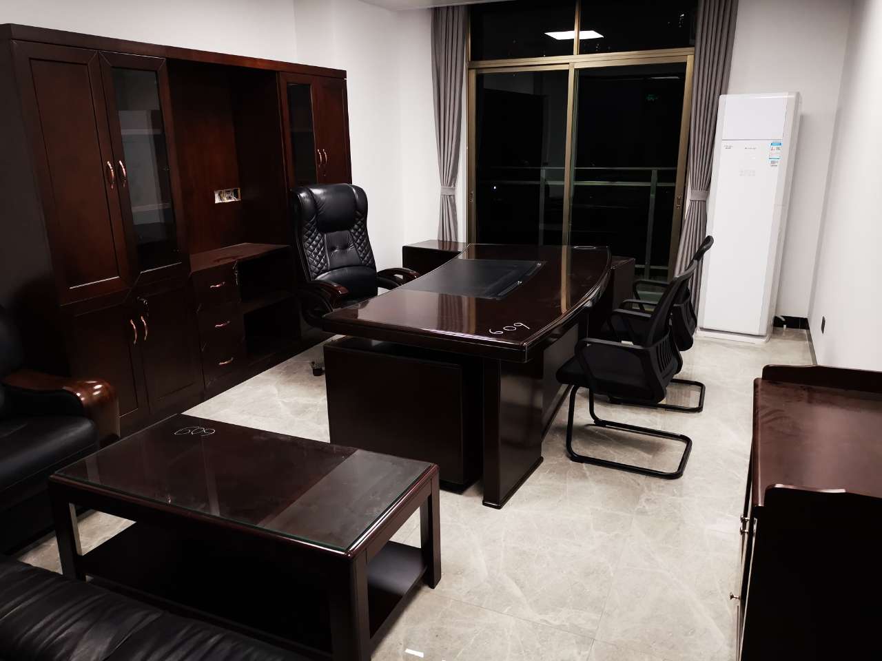 Manager desk