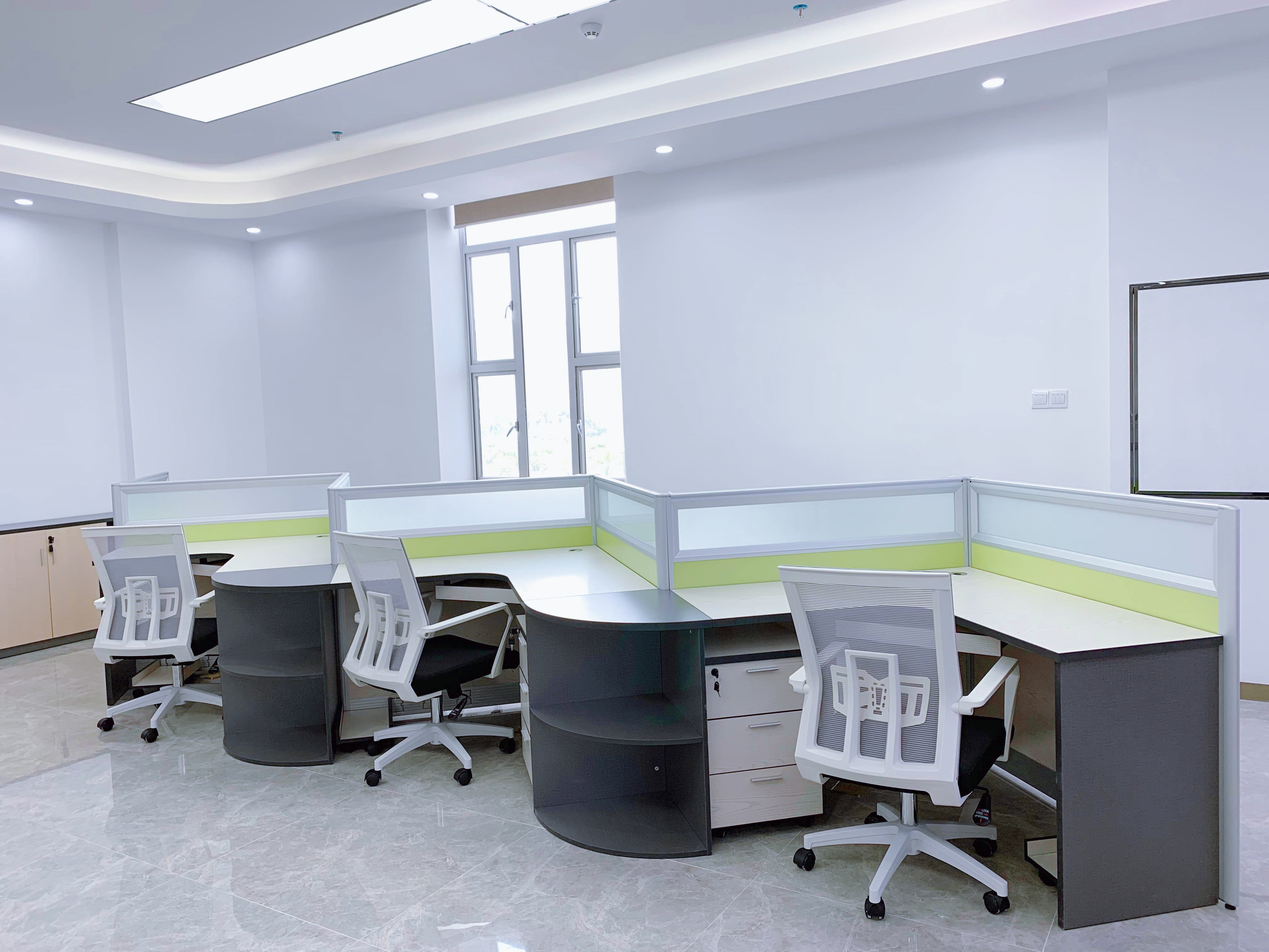 Mesh office chair