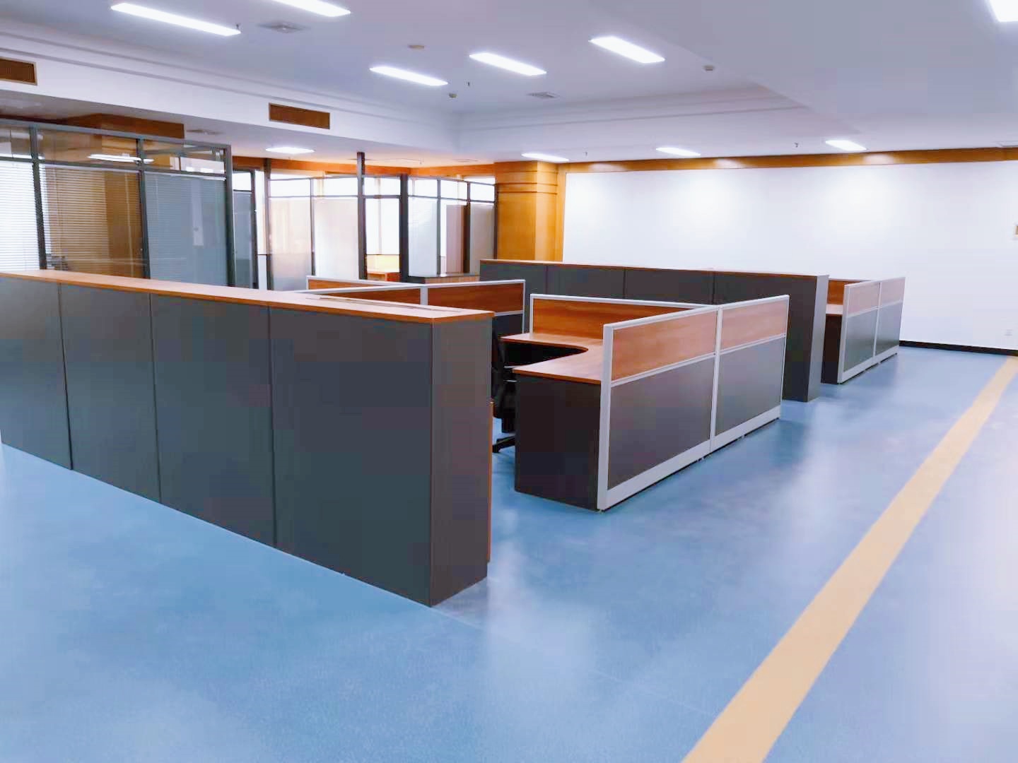 Screen office desk