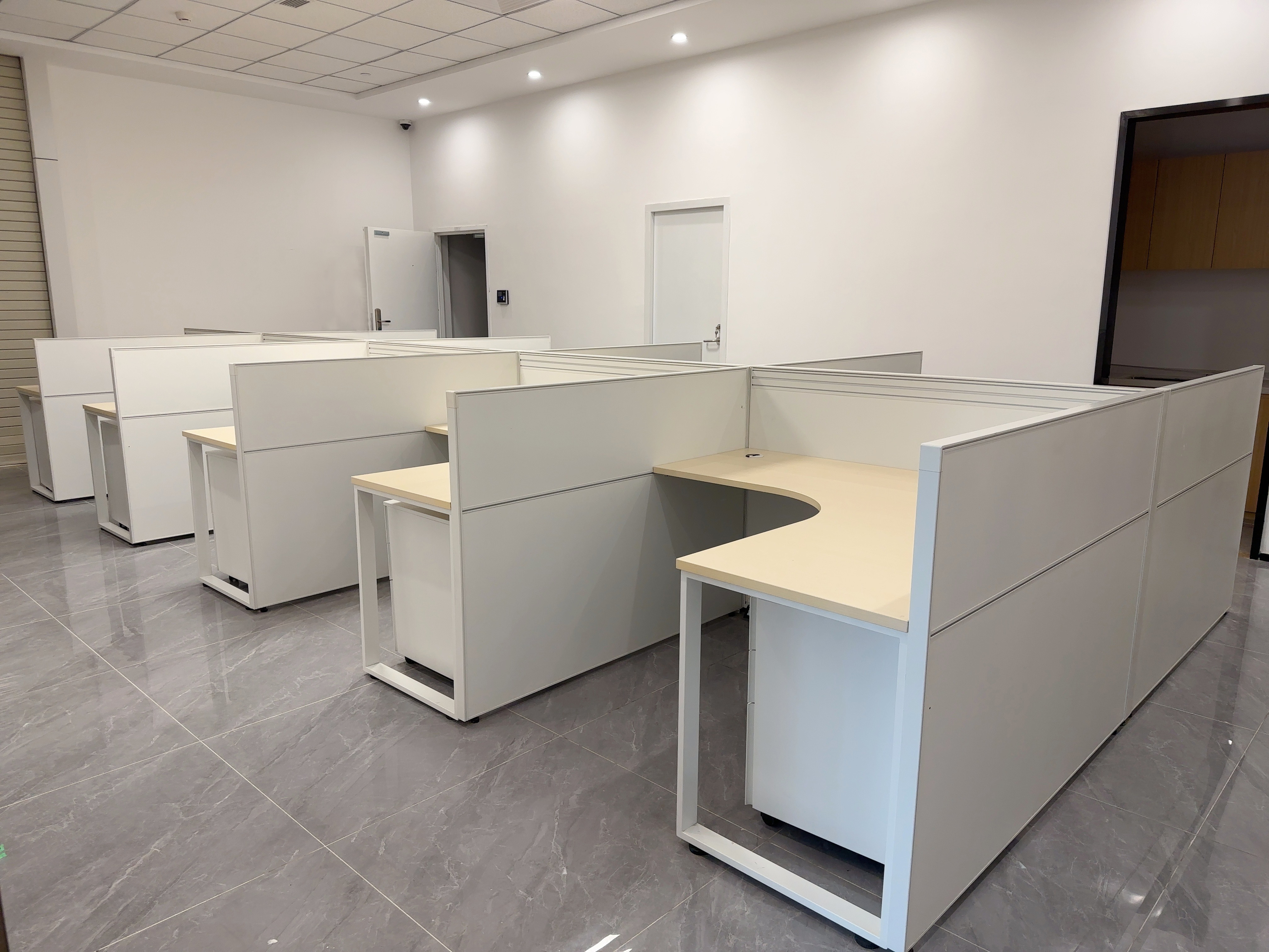 Screen office desk