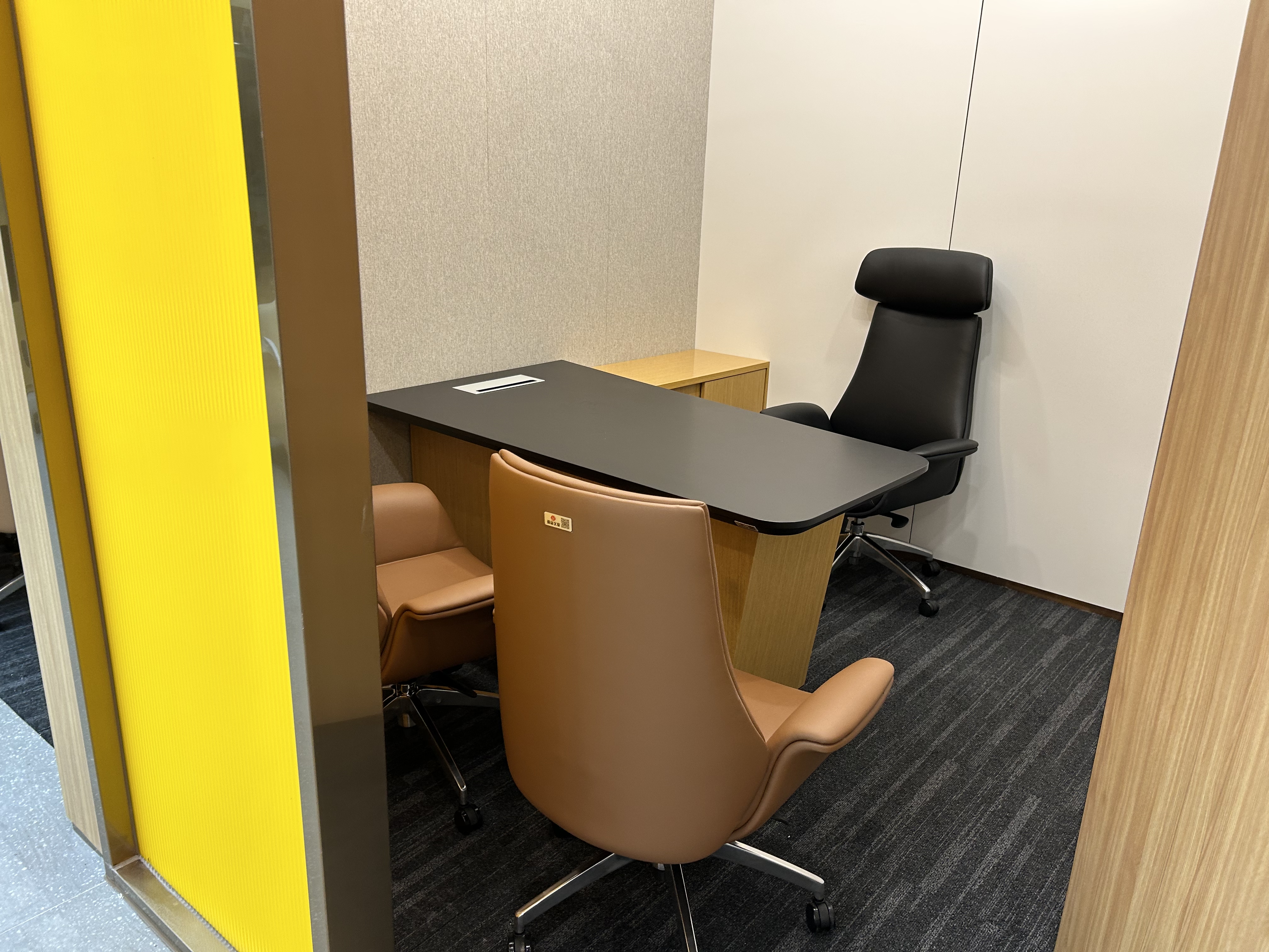 Executive office desk