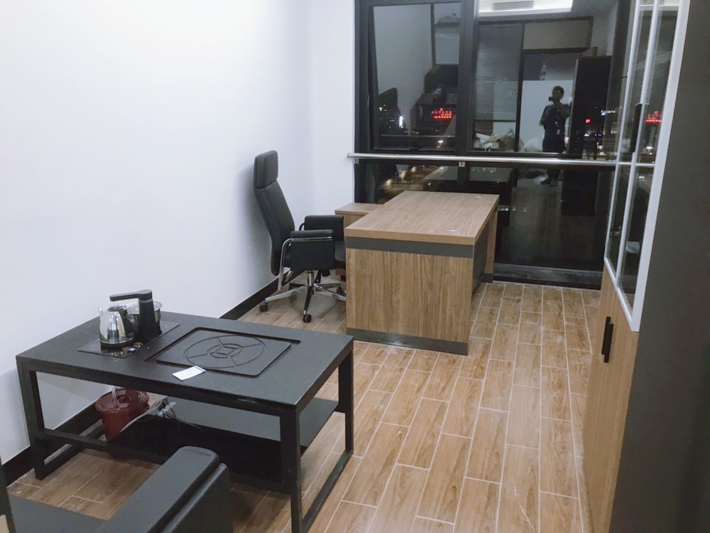 Mesh office chair