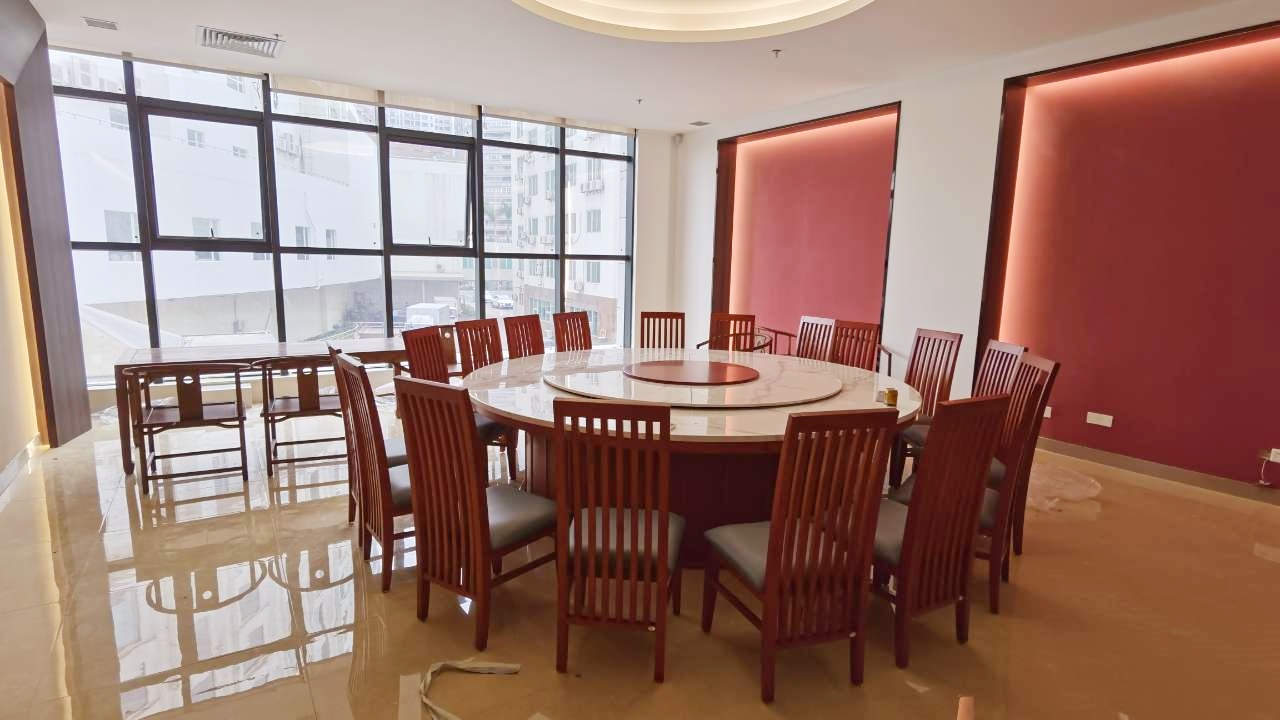Round Table