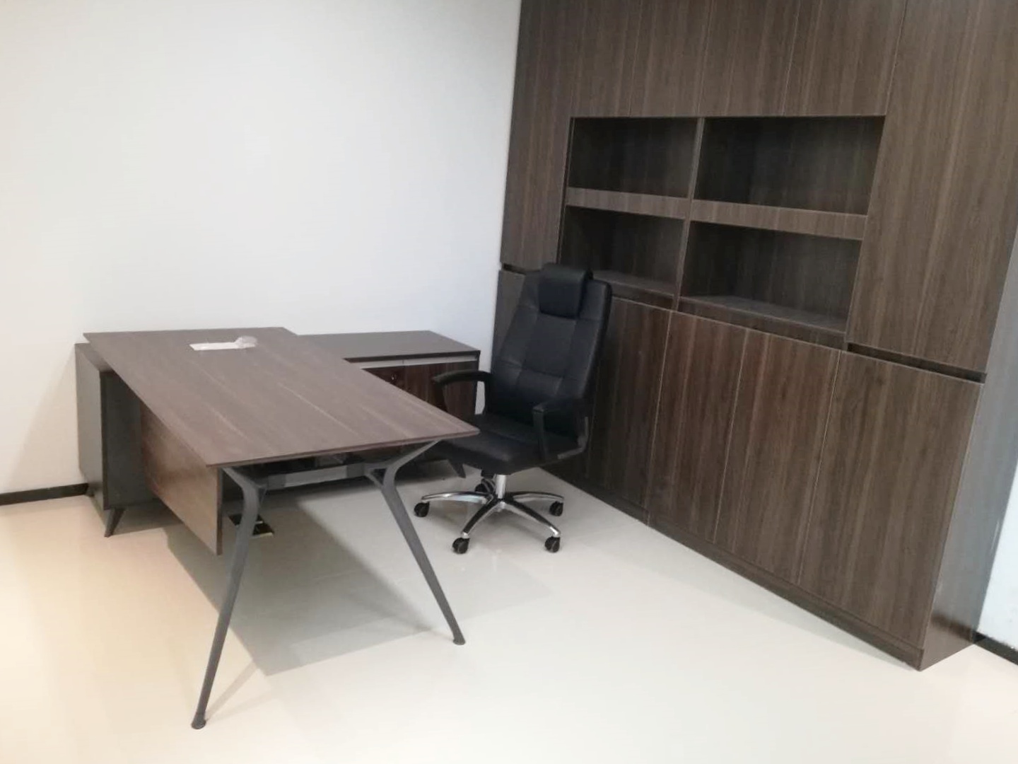 Executive office desk