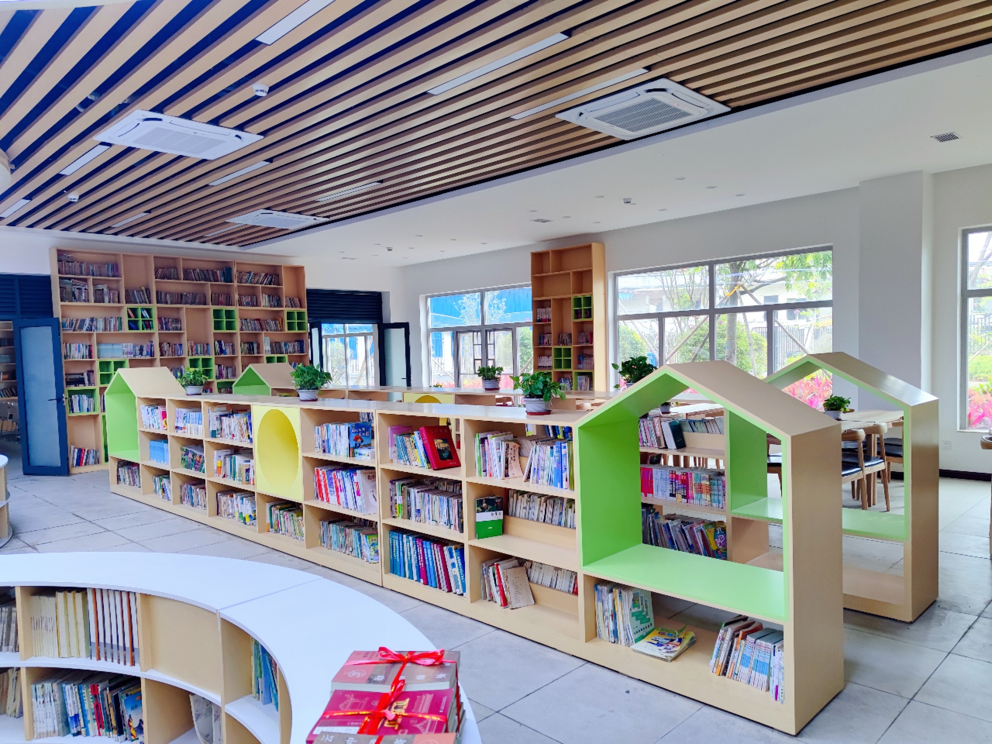 Bookshelf
